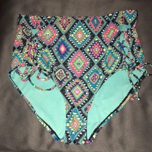 FOREVER 21 PLUS SIZE HIGH WAISTED SWIMBOTTOMS!